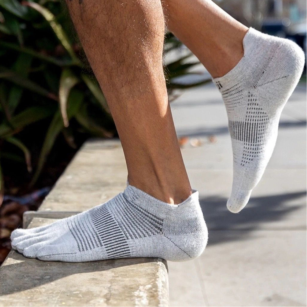 Men's Lightweight Ankle Length - Smoke White Color Toe Socks – Blister-free, Moisture-Wicking